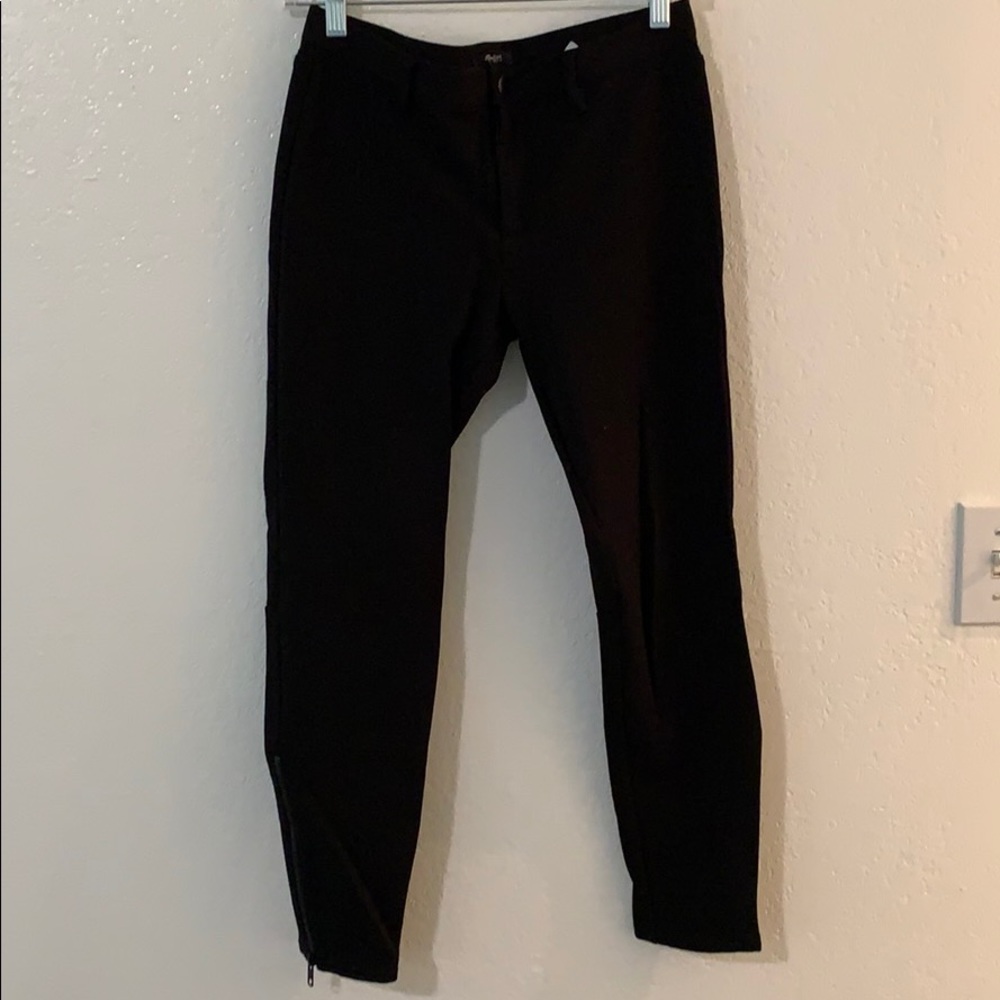 Madewell pant “leggings” with zipper detail